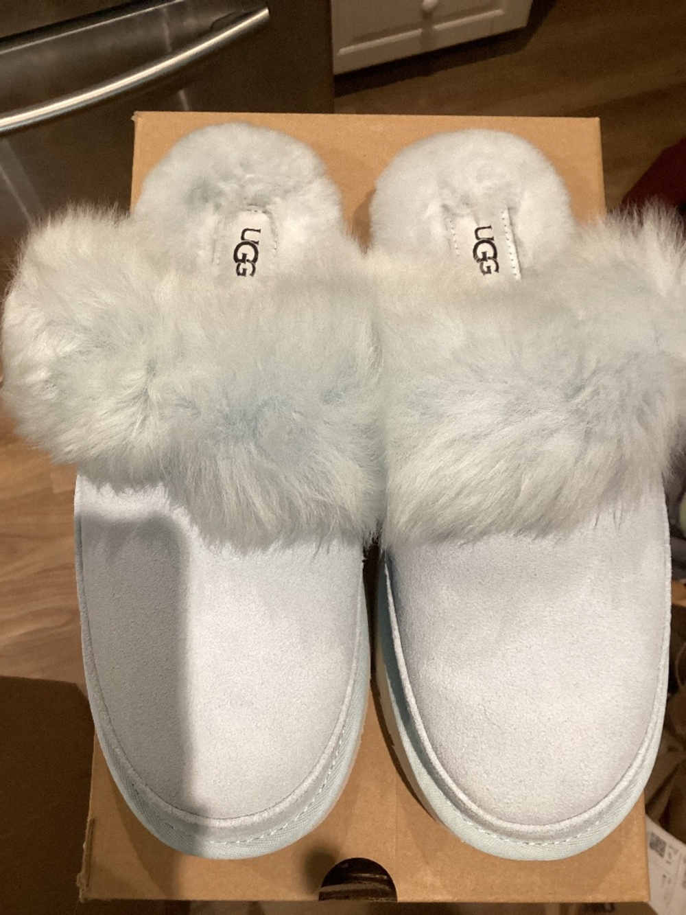 UGG Women's Disquette Chalet Sheepskin Blue Slip On Slippers Shoes Flats Size 9 - Picture 2 of 6